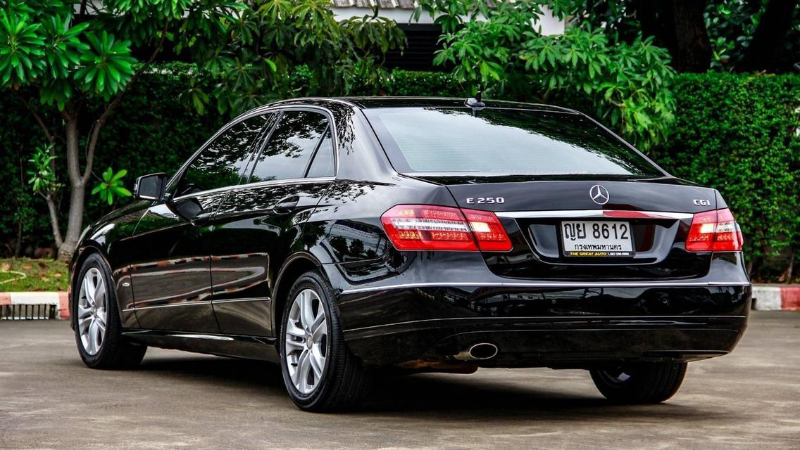 Mercedes-BENZ E-CLASS E250 1.8 CGI AVANTGARDE ปี 2011 โฉม W212 ปี10-12  เกียร์ AUTO สีดำ เครื่องยนต์เบนซิน ไมล์เพียง 229,272 km.  8