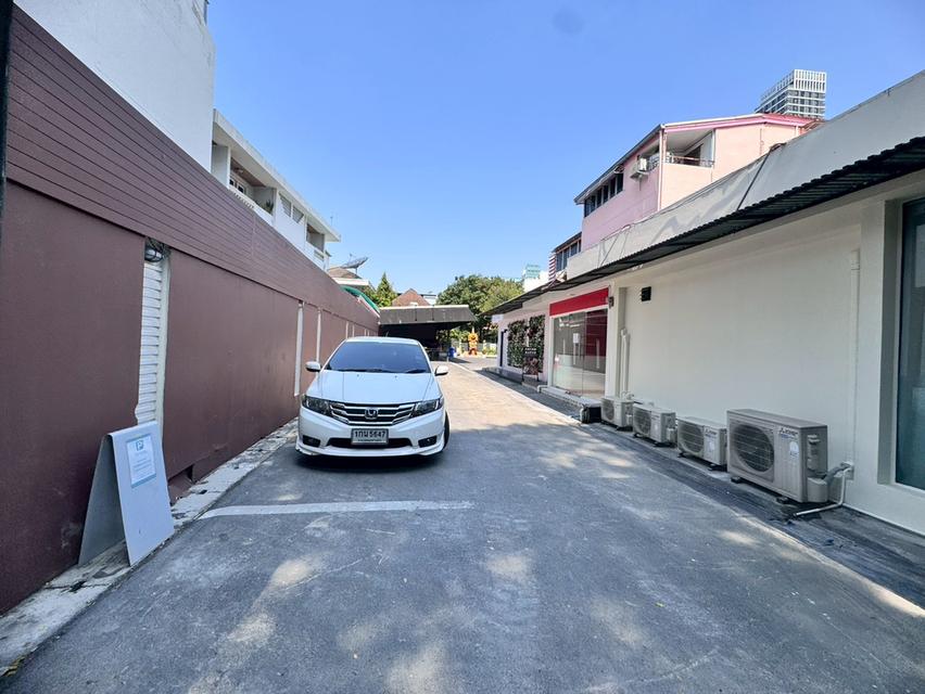 ให้เช่าพื้นที่ร้านค้า ทองหล่อ13 เข้าซอยเพียง 100 เมตร ทำเลดี เหมาะทำธุรกิจ (N.1985) 9