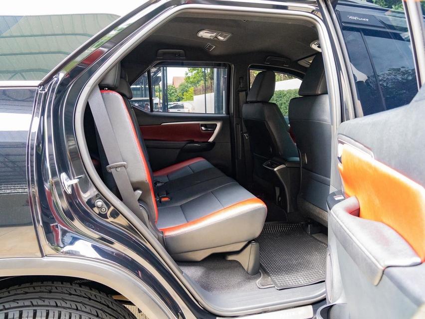 TOYOTA FORTUNER 2.4 LEGENDER BLACK TOP 2WD 2026Fortuner Legender Black Top หล่อสุด ทรงสปอร์ต ออฟชั่นเต็ม รูปที่ 15