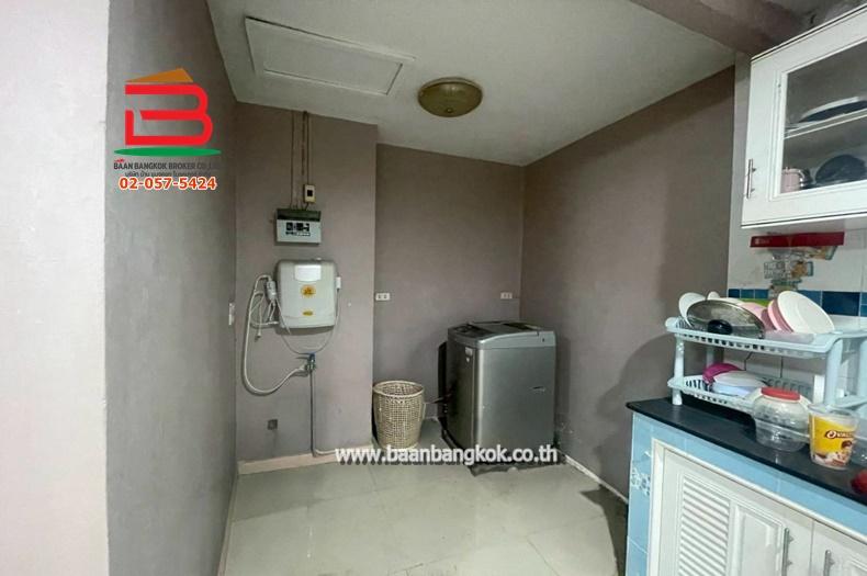 ทาวน์เฮาส์ หมู่บ้าน วรารักษ์ รังสิต คลอง 3 เนื้อที่ 20.5 ตรว. ถนนรังสิต-นครนายก ต.คลองสาม อ.คลองหลวง จ.ปทุมธานี 6