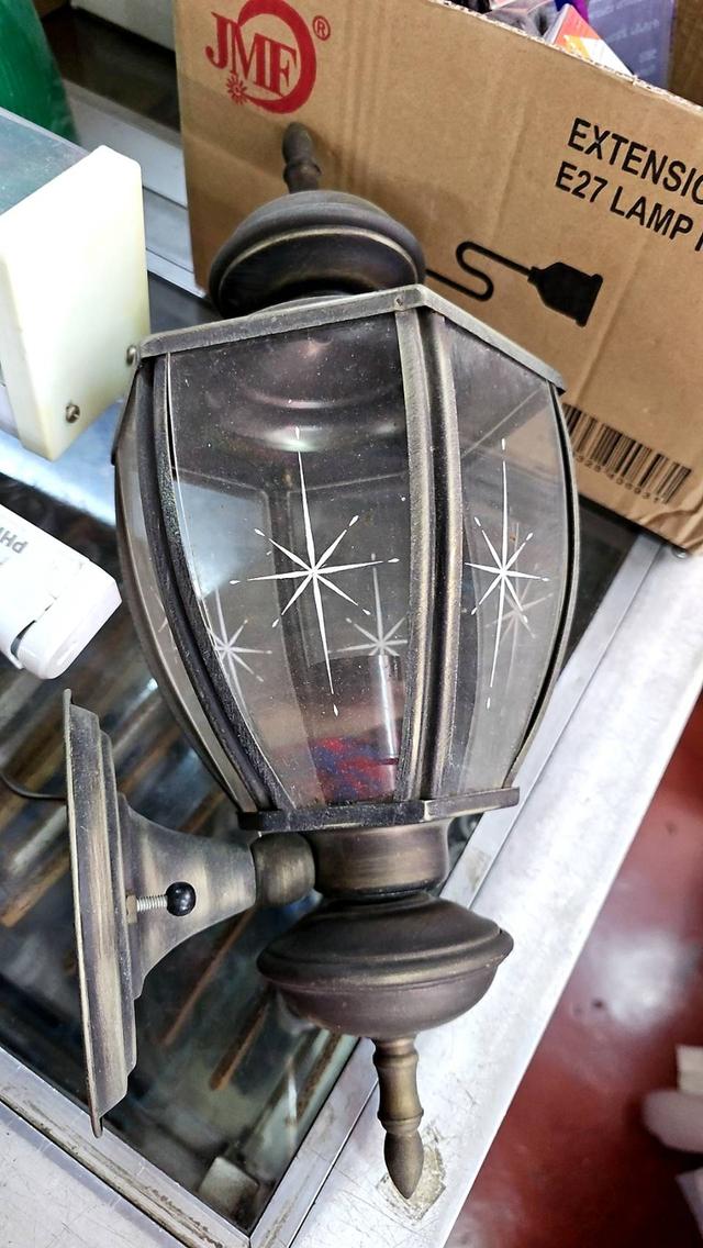 โคมไฟเก่าเก็บโละสต็อก 9