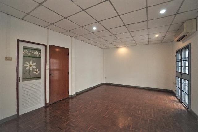 ให้เช่า-ขาย ทาวน์เฮ้าส์ หลังมุม 24 ตรว. ต้นโครงการ ลภาวัน 1 ใกล้ตลาดบางบัวทอง วัดเล่งเน่ยยี่ 3 นอน 2 น้ำ 7