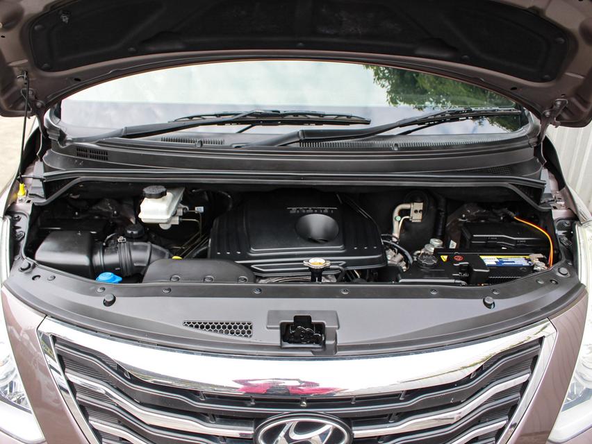 HYUNDAI H1 2.5 ELITE 2014  10