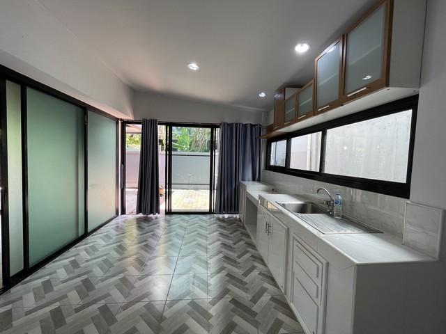 บ้านว่าง ให้เช่า หมู่บ้าน ต.รวมโชค โชคชัย 4 ซอย 56 ลาดพร้าว ลาดพร้าววังหิน ใกล้MRTโชคชัย 4 เลียบด่วน รับออฟฟิศนามบุคคลเท่านั้น แต่งแบบโมเดิร์น โปร่ง ใ รูปที่ 17