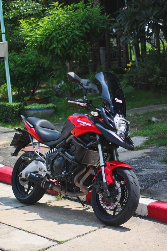 Kawasaki Versys สีแดง 5