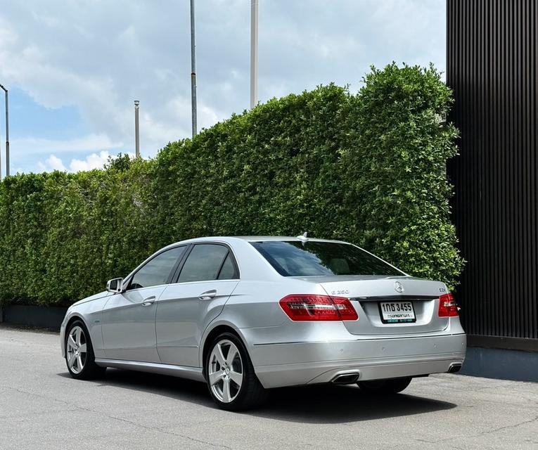 Benz E250 CGI  7 SPEED เกียร์คอ 204 แรงม้า ปี12 สีเทา รูปที่ 6
