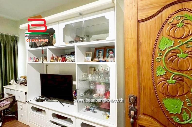 ทาวน์โฮม หมู่บ้านนลินอเวนิว 3 เนื้อที่ 16.2 ตร.ว (ซอยเคหะร่มเกล้า 72) ถนนรามคำแหง แขวงสะพานสูง เขตสะพานสูง 5