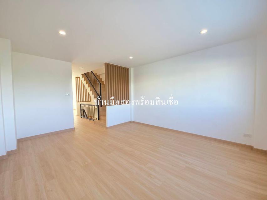 อาคารพานิชย์ 3 ชั้น ถ.รามคำแหง 18