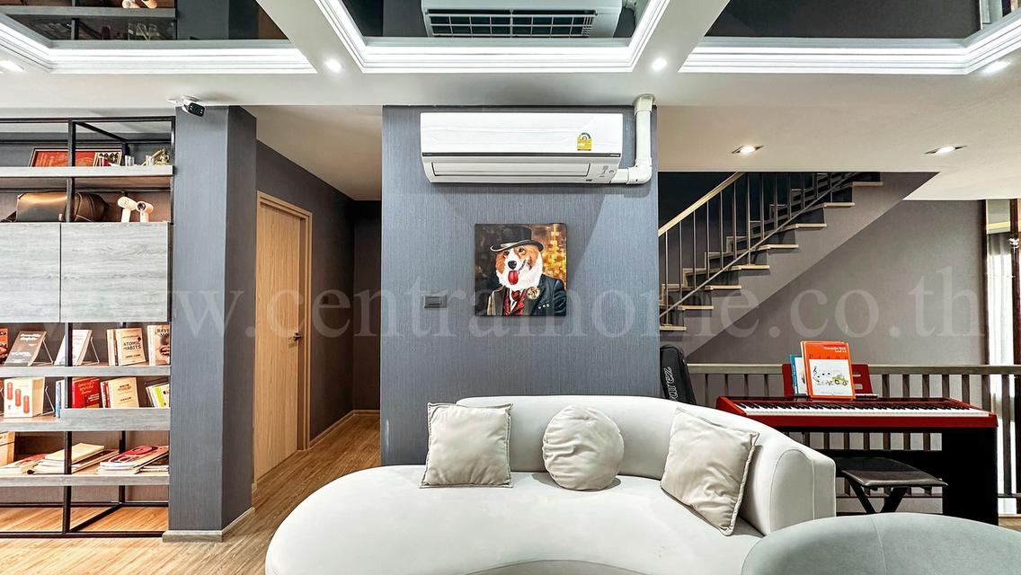 ทาวน์โฮม เธอ ลาดพร้าว 93 ระดับ Luxury 3.5 ชั้น Fully Furnishe มีลิฟต์ในตัว พร้อมอยู่ 8