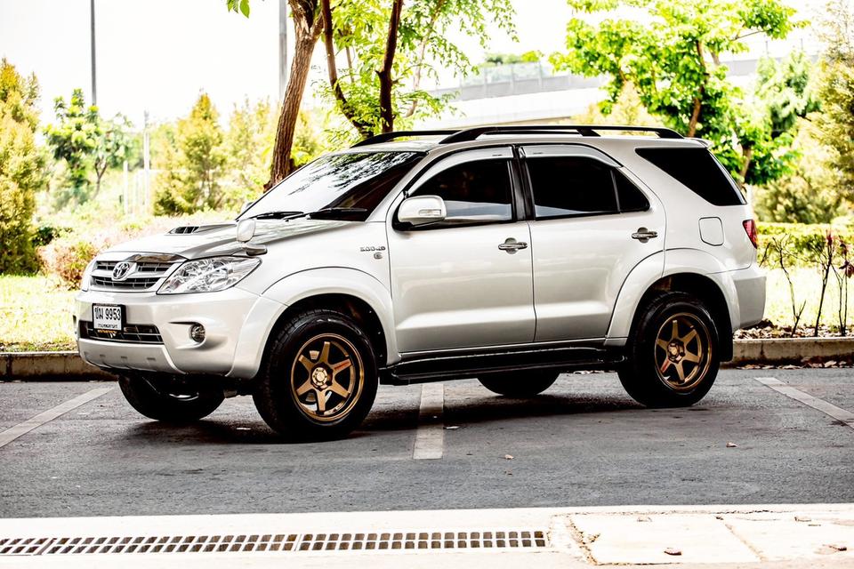 TOYOTA FORTUNER 3.0V 4WD สีเทา เกียร์ออโต้ ปี 2007  9