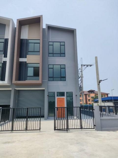 ให้เช่า โฮมออฟฟิศ พร้อมโกดัง 450 ตร.ม.หลังมุม บางใหญ่ นนทบุรี ซอยกันตนา ใกล้ รพ.บางใหญ่ ไฟฟ้า 3 เฟส 30 แอมป์ เหมาะสำหรับทำโฮมออฟฟิศ และเก็บสินค้า 1