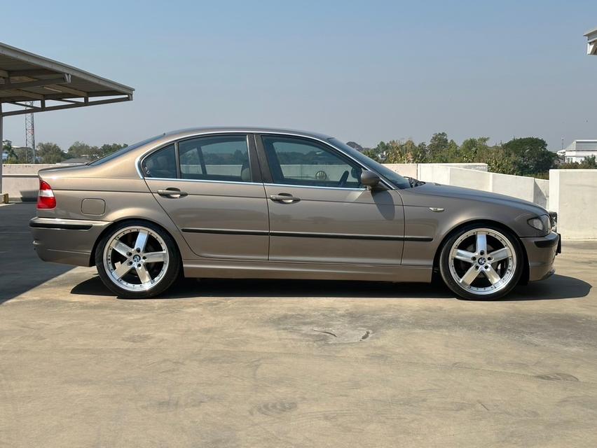 BMW 323i Facelift "โฉมไฟยกแท้" (E46)2.4L 5