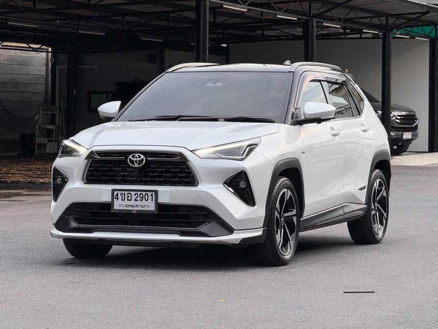 TOYOTA Yaris Cross 1.5 HEV Premium Lxuryปี 2023 เลขไมล์วิ่ง 50,xxx km.💰ราคา 729,000 บาท