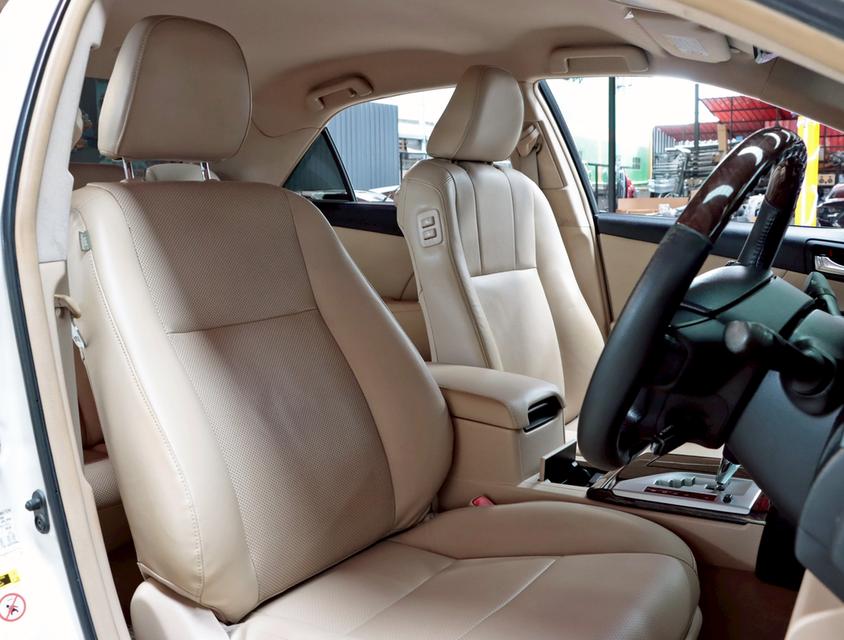 TOYOTA CAMRY 2.5 HYBRID PREMIUM ปี 2013 12