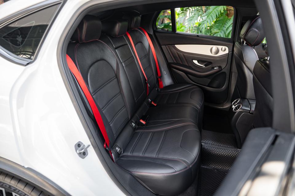 “Mercedes-AMG GLC43 4Matic Coupe” ปี 2022 รูปที่ 6