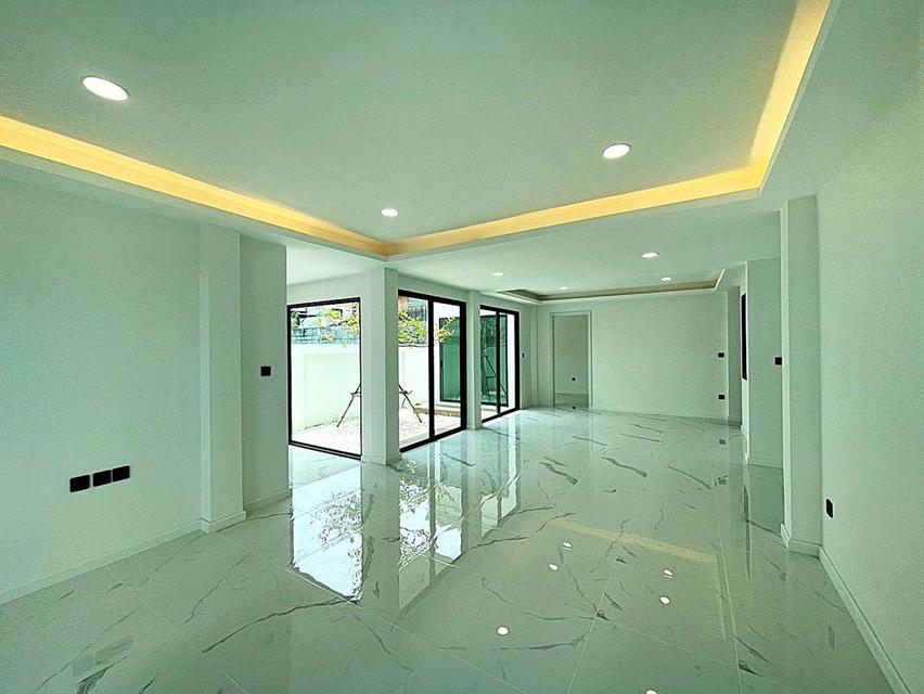 🏡 บ้านเดี่ยวหลังมุม รีโนเวทใหม่ทั้งหลัง 📍ใจกลางรัชโยธิน – รัชดา 42 14.9 ล้าน 4