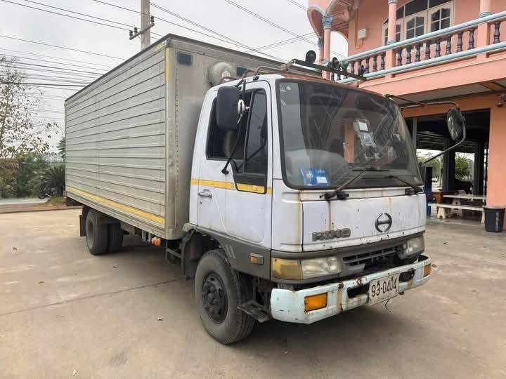 ส่งต่อรถ 6 ล้อ Hino FC4J ปี 40 2