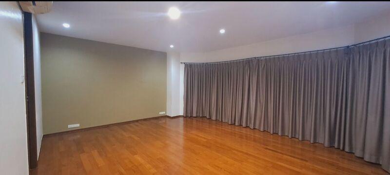 Lotus Point Elegant Townhouse 4 bedrooms for rent Near BTS Ekkamai 4