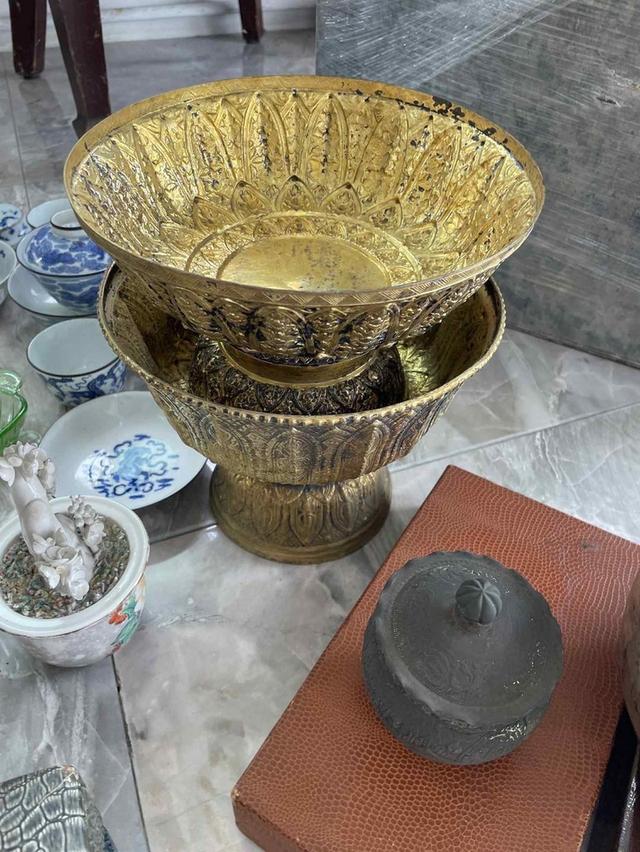 รับซื้อเบญจรงค์เก่า รับซื้อเครื่องเงินเก่า