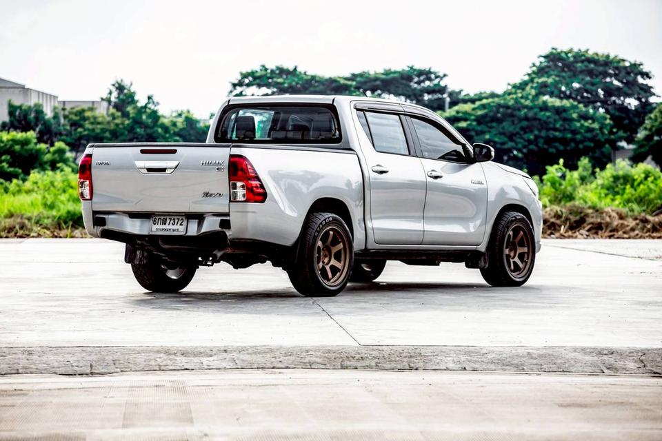 TOYOTA HILUX REVO 2.4 E DOUBLE CAB สีเทา ปี 2017  5