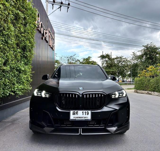 (แจ้งรหัสรถ AP119) BMW X5 30d msport Lci 2024 สี ดำ รูปย่อยที่ 3