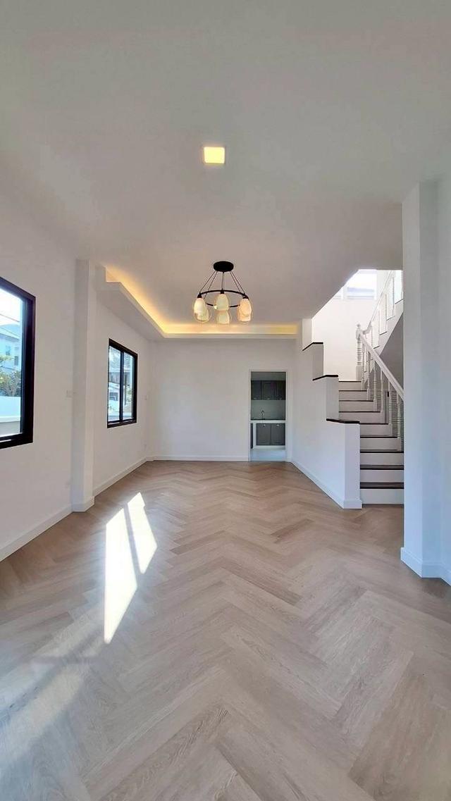 หมู่บ้านกาญจนลักษณ์3  ติดถนนกาญจนาภิเษก 4