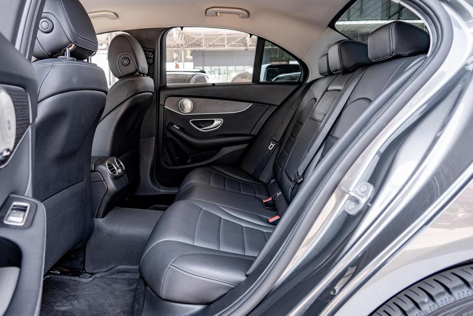 รหัส NP8652 BENZ C220d AVANTGARDE 2019 15