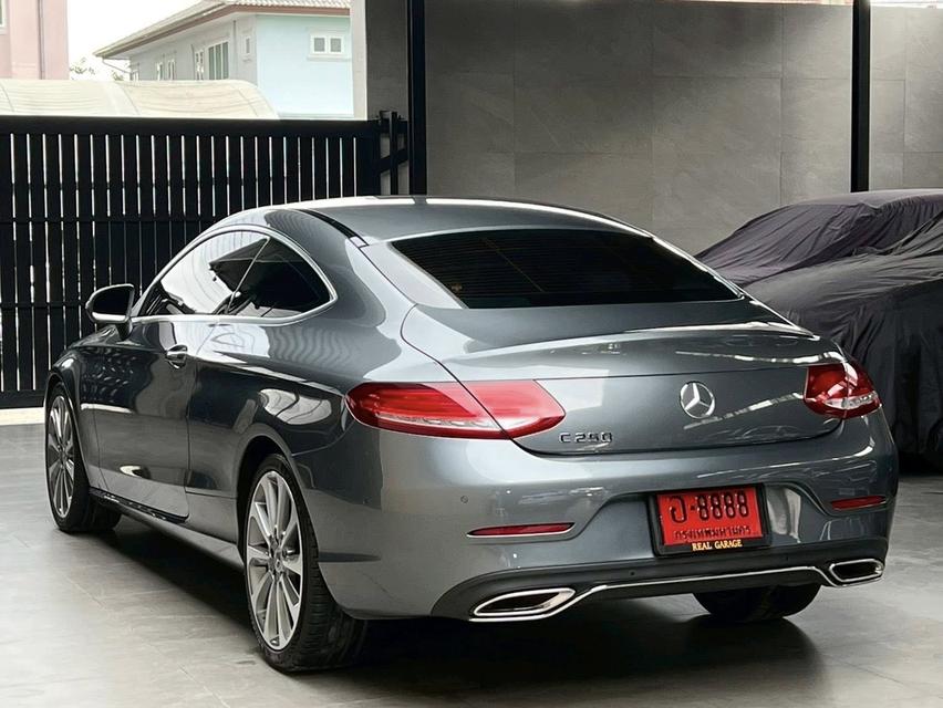 Mercedes Benz C250 Coupe 3