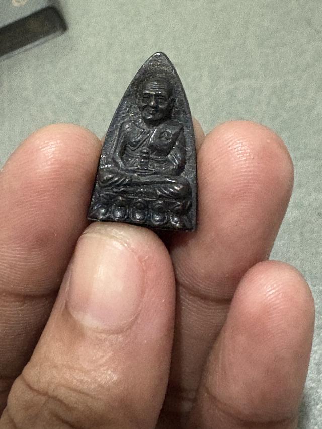 หลวงปู่ทวดหลังเตารีดเล็กวัดช้างให้ ปี2535 8