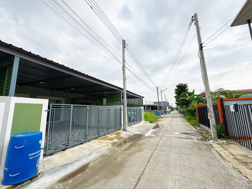 ทาวน์เฮ้าส์ 1 ชั้น เนื้อที่ 27.2 ตร.ว.ซอยพยอม 10 ต. พยอม อ. วังน้อย จ. พระนครศรีอยุธยา  3