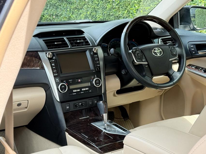 2014 TOYOTA CAMRY HV PREMIUM รุ่น TOP รถมือเดียว วิ่งน้อย ไม่เคยมีอุบัติเหตุ เปลี่ยนแบต HYBRID แล้วครับ 12