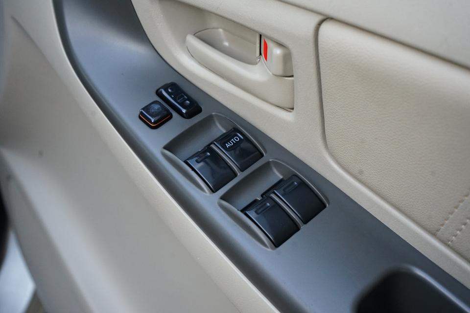 2014 TOYOTA INNOVA 2.0G OPTION 12