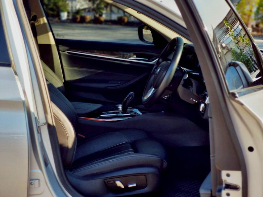 BMW 520d Sport ปี2018 รูปที่ 13