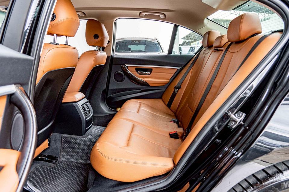 รหัสรถ NP7681 BMW 320d ICONIC LCI 2017 13