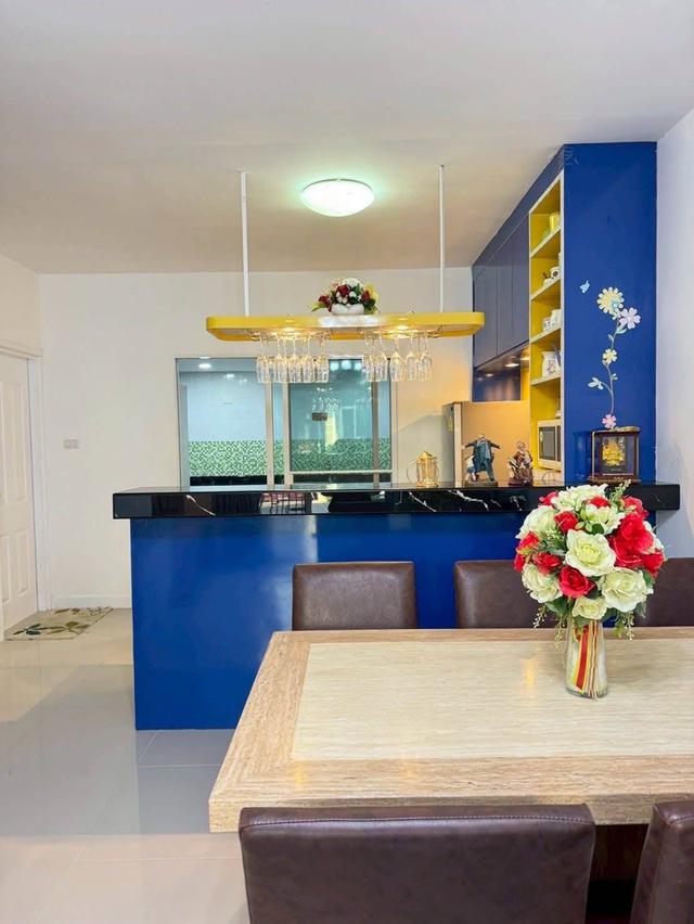 ให้เช่าทาวเฮ้าส์ 2 ชั้น หมู่บ้าน เดอะคัลเลอร์ ดอนเมือง-สรงประภา ใกล้สนามบินดอนเมือง,เมืองเอก,ม.รังสิต,ฟิวเจอร์ มีเฟอร์และเครื่องใช้ไฟฟ้าพร้อมอยู่ ราคา 3