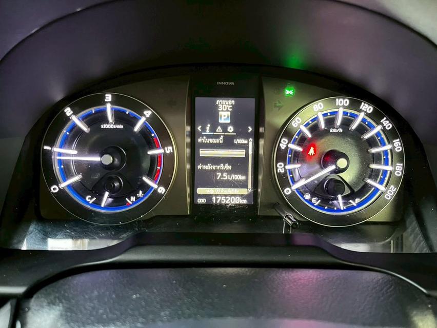 TOYOTA INNOVA CRYSTA เครื่อง2.8cc. AUTO ปี 2022  ราคาถูกที่สุด: รูปที่ 4