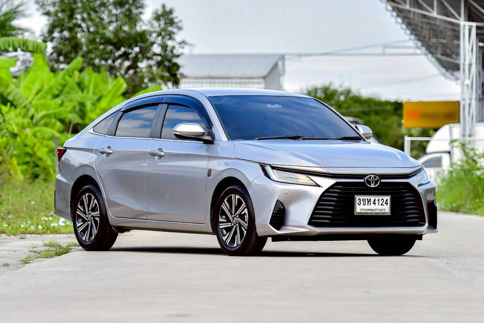 Toyota Yaris Ativ 1.2Premium Sport ปี23 3