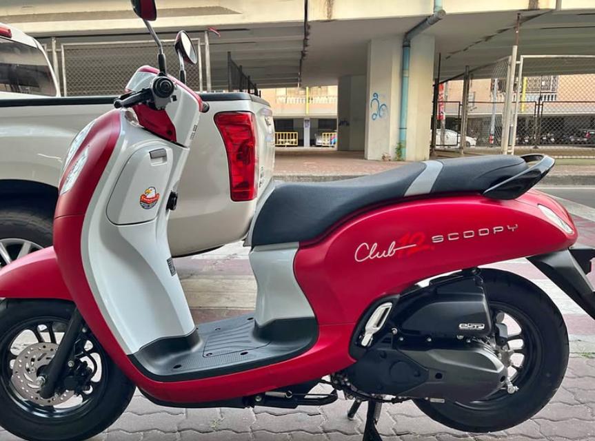 Honda Scoopy i สีแดง