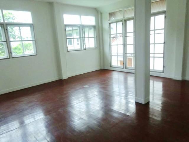 ตั้งฮั่วเส็ง 750 ม. ถ.สิรินธร 5นอน MRTบางยี่ขัน 2กม. ให้เช่าบ้าน2 ชั้น หลังใหญ่ 127ตร.วา.380 ตร.ม. รีโนเวทใหม่ 3น้ำ บางพ 5