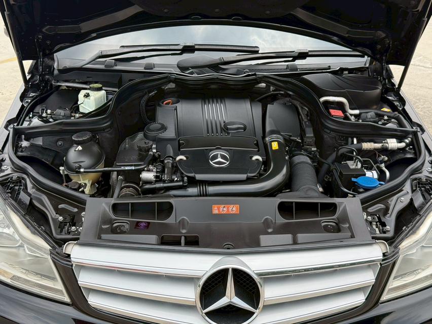 Benz C200 CGI Avantgarde ปี2013 จด 2014