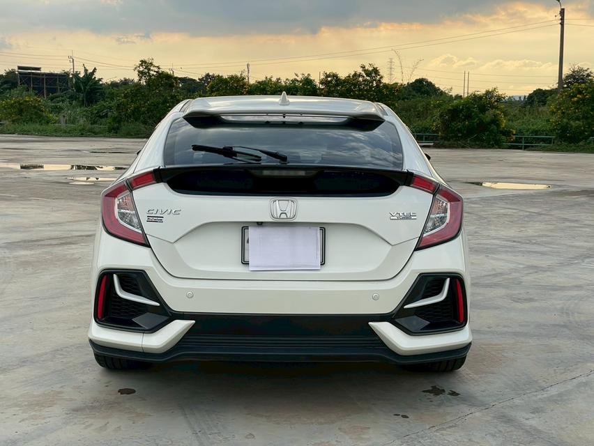 HONDA CIVIC FK 1.5 TURBO สีขาว ปี 2017 เกียรออโต้ 9