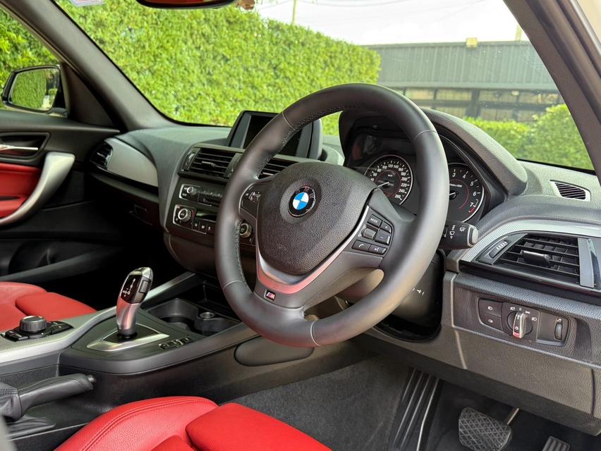 2015 BMW 116i MSPORT รถออกศูนย์ BMW รถวิ่งน้อยเพียง 49,000 กม เข้าศูนย์ทุกระยะ รถไม่เคยมีอุบัติเหตุครับ 10