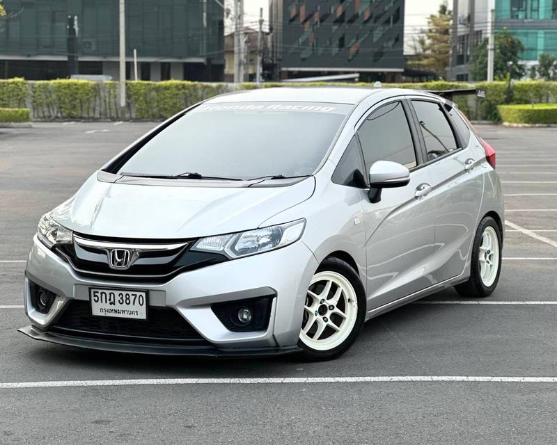 Honda Jazz GK 1.5S เกียร์ Auto สีบอร์นเทา ปี 2016 6