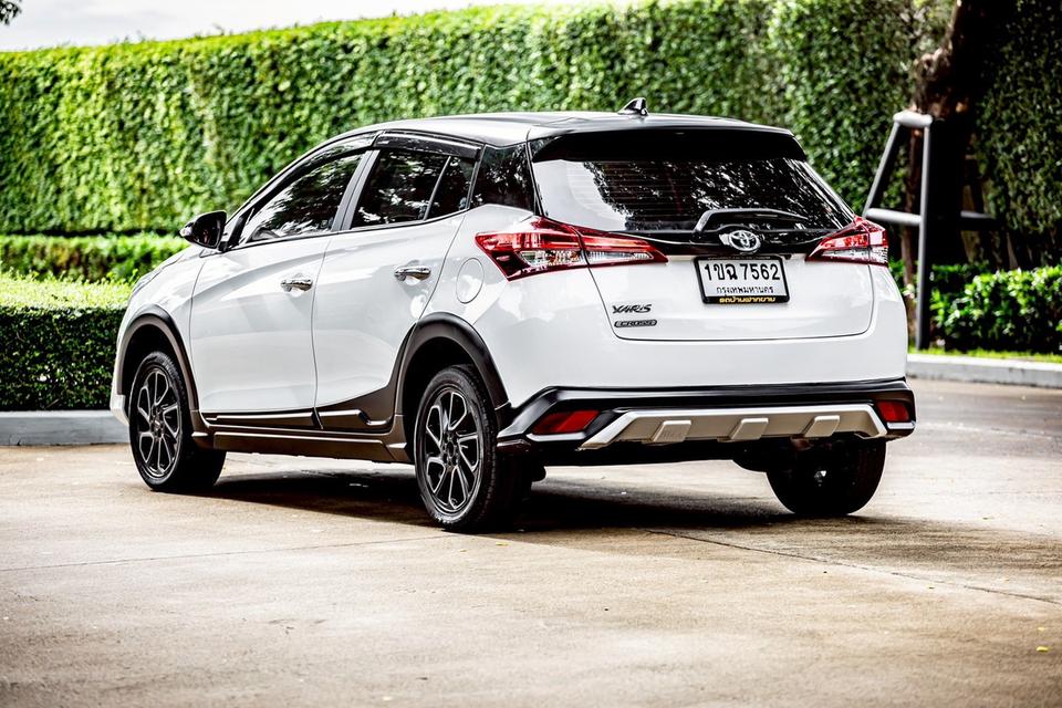 Toyota Yaris Cross 1.2 ปี 2020 สีขาว มือเดียวป้ายแดง สภาพใหม่มากๆ  5