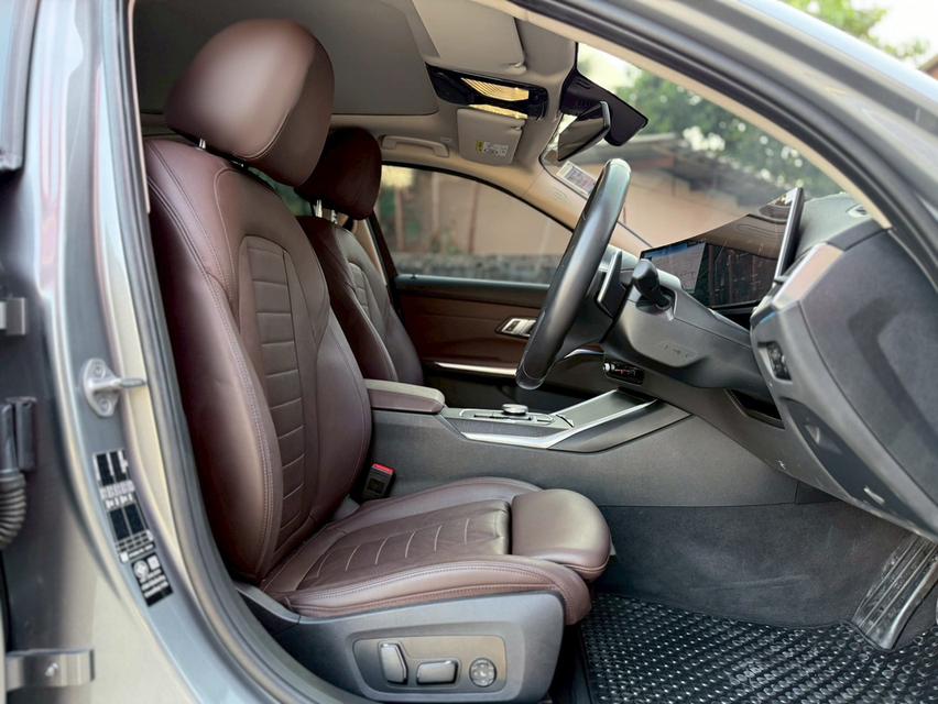 ปี 2024 BMW SERIES 3, 320Li M Sportโฉม G28 ปี20-ปัจจุบัน (Lci 1) สีเทา จดทะเบียนปี2025 รูปที่ 7