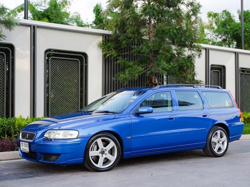 Volvo V70 R สีน้ำเงิน ปี 2006