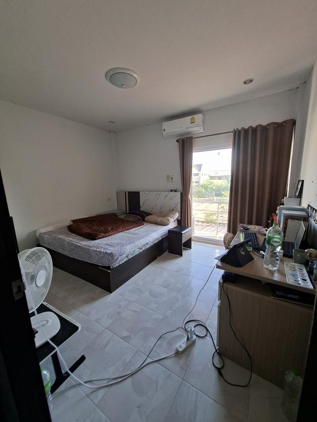 บ้านทาวน์โฮม 2 ชั้น 2 ห้องนอน 2 ห้องน้ำ 12