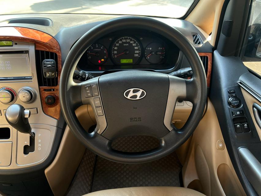 ็ัHyundai H-1 16