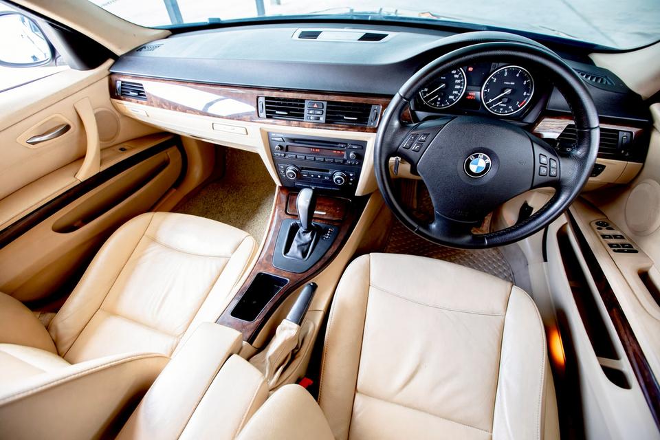 Bmw 318i ปี 2010 สีดำ มือเดียวป้ายแดง 13