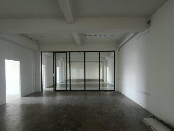 รหัสC7060 ให้เช่าอาคารพาณิชย์ 3ชั้น 5คูหา พร้อมห้องพัก 12 ห้อง ถนนนวมินทร์ ใกล้ถนนเสรีไทย ใกล้เดอะมอลล์บางกะปิ 2